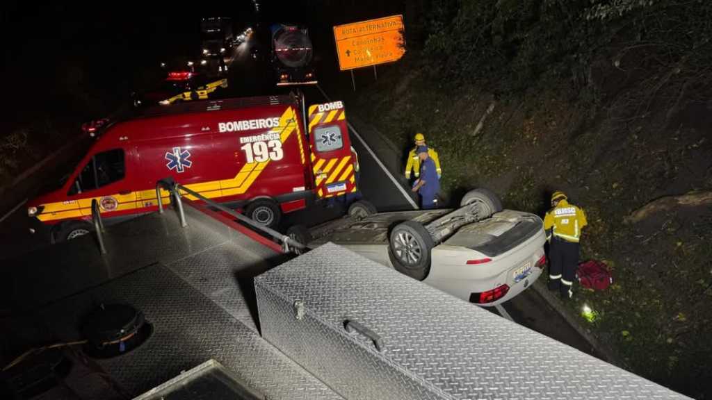 JETTA CAPOTA EM CANOINHAS