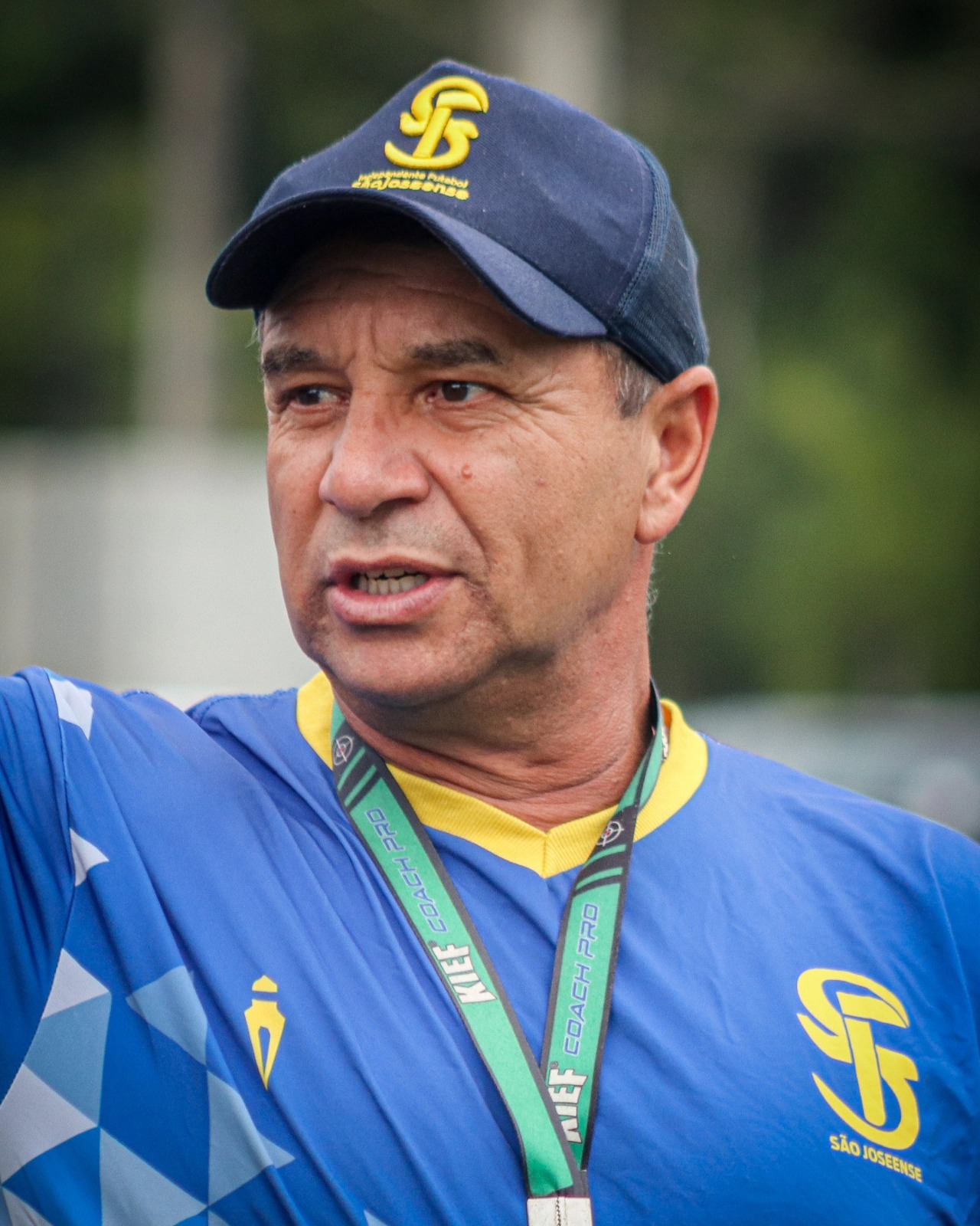 Técnico Ageu surpreende no paranaense