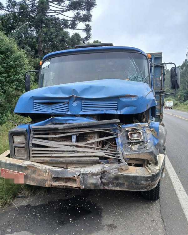 ACIDENTE GRAVÍSSIMO NA BR-476 DEIXA QUATRO MORTES NO LOCAL E UMA PESSOA QUE MORREU NO HOSPITAL