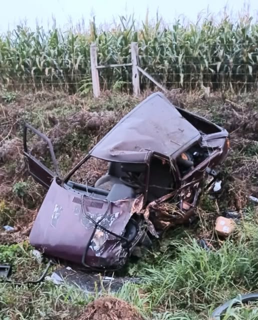 Um acidente envolvendo veículos foi registrado na manhã deste sábado (31) na BR-153, entre os municípios de Rebouças e Irati, no centro-sul do Paraná