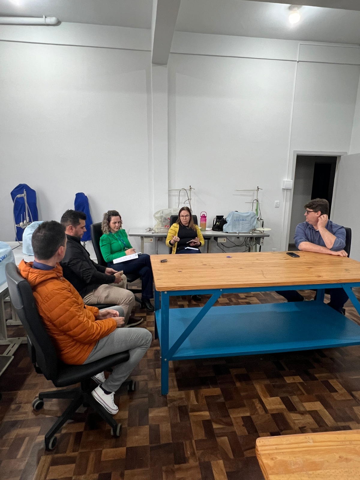 Prefeitura de Porto União viabiliza curso gratuito de costura em parceria com o SENAI, Igreja e a Cáritas