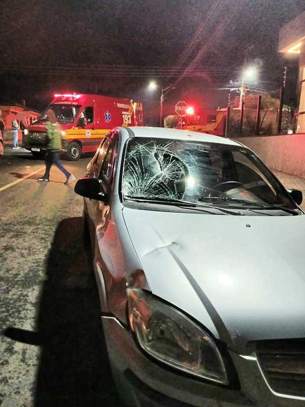 Acidente entre moto e carro deixa dois feridos em Porto União