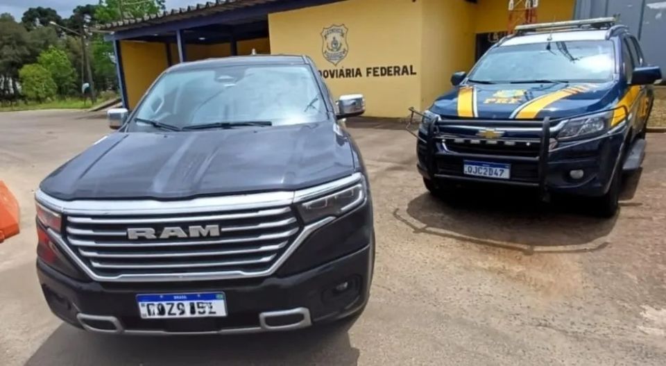 PRF INTERCEPTA CAMIONETE CLONADA EM CANOINHAS